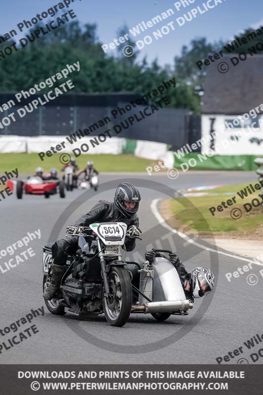 Vintage motorcycle club;eventdigitalimages;mallory park;mallory park trackday photographs;no limits trackdays;peter wileman photography;trackday digital images;trackday photos;vmcc festival 1000 bikes photographs
